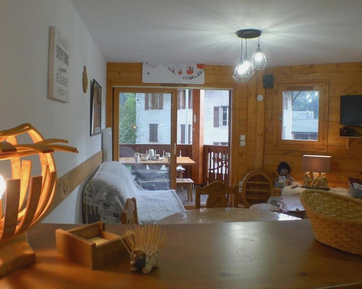 Cosy, 3 pièces au centre, animaux admis, parking