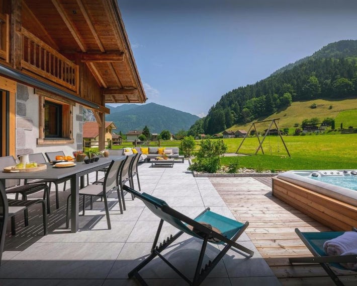 Chalet Julena - OVO Network