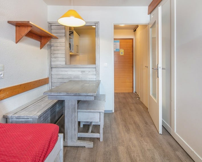 Alpine Stay With Private Balcony