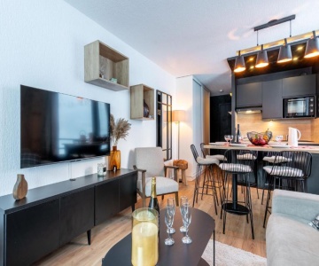Apartment Le Bollin - Val Claret-4 By Interhome