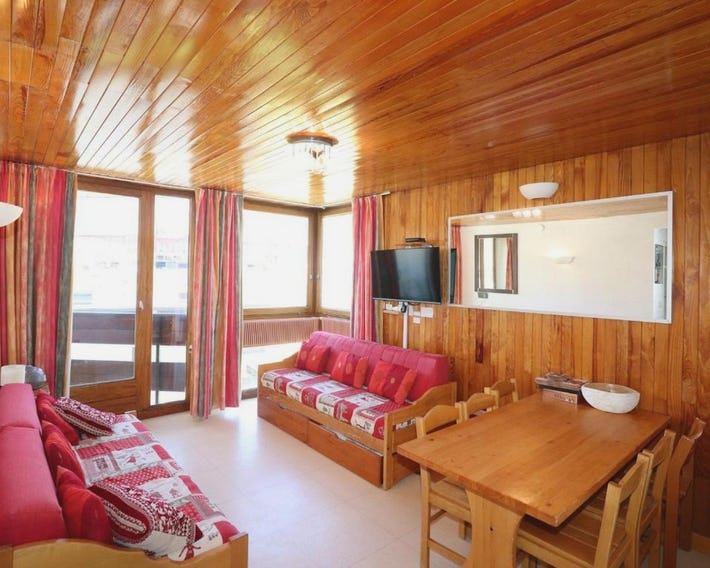 Appartement confort, accès ski, balcon ensoleillé - FR-1-502-532
