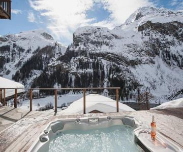 Powder Ridge - 6 Bedroom Chalet With Hot Tub
