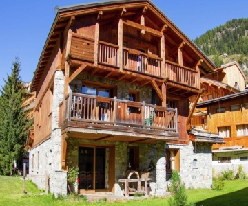 Cosy Apartment In Tignes With Garden