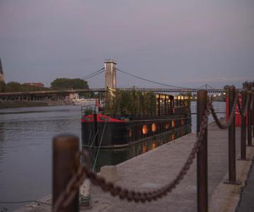 LA PENICHE - Bed And Bicycle - Tournon