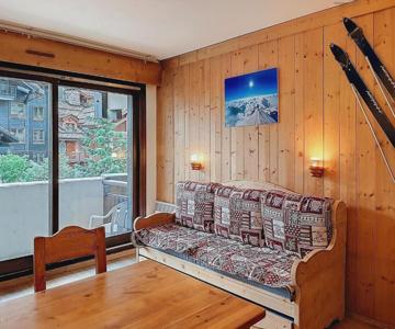 Studio confortable au centre avec balcon - FR-1-518-113