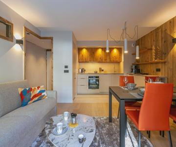 Appartement 3 pièces, skis aux pieds, garage fermé, Wifi, au pied des pistes de Val-d'Isère - FR-1-6