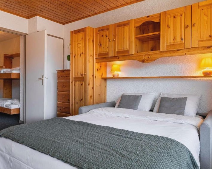 Residence Les Eterlous, Ski In-Out with WiFi in Val Thorens, "V4" by Versant Collection
