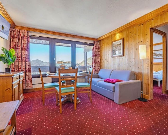 Ski-In Out with Wide Mountain Views