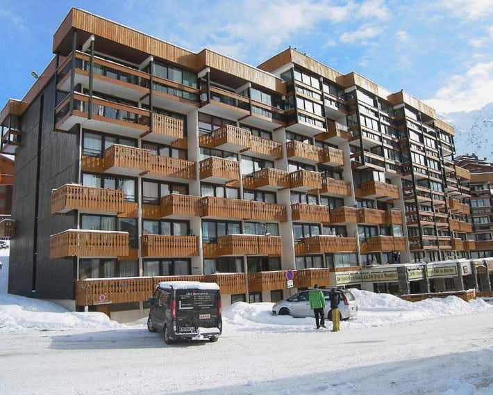 Apartment Névés 150 by Interhome