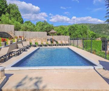 Amazing Apartment In Vallon Pont Darc