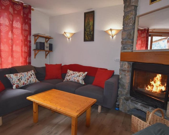 VAUJANYLOCATIONS - Claret II Apt 12