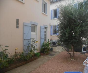 Maison Bleue