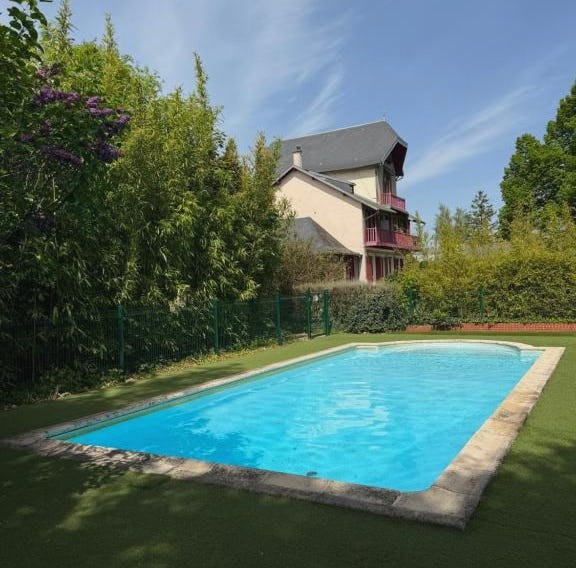 Chambres de charme avec piscine - Le Monde de Charlie - Proche Vichy