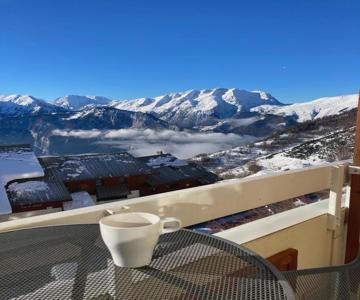Sunny studio Mountain View balcony Alpe d Huez Studio ensoleillé balcon vue montagne