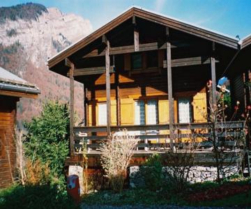 Chalet cosy à Sixt-Fer-à-Cheval avec vue sur la montagne
