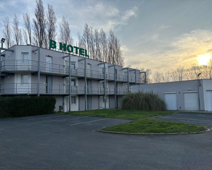 BHôtel De Caen Mondeville