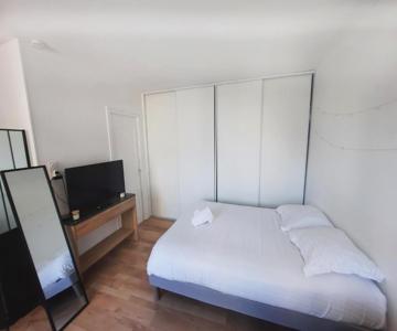 Courtépée - Apt 4 Prs avec balcon en centre ville