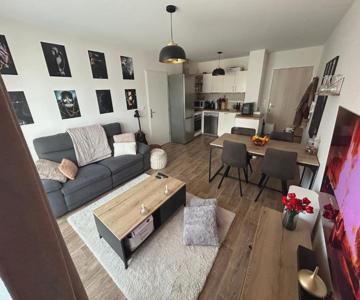 Superbe nid douillet 42m avec balcon et parking