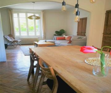 Charmante maison bourguignonne avec grand jardin et parking