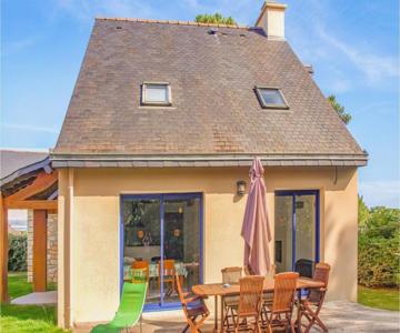 Beautiful Home In Erquy With Heated Swimming Pool