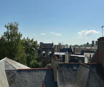 T2 dans le quartier Saint-Michel de Saint Brieuc Vue sur les toits