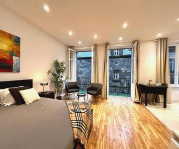 Superbe Grand Studio avec balcon Intra-Muros