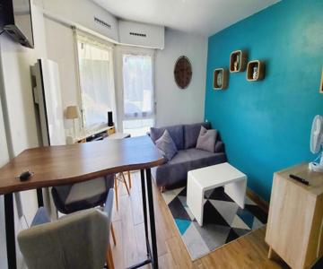 studio agréable à 2 pas du centre ville, parking privé