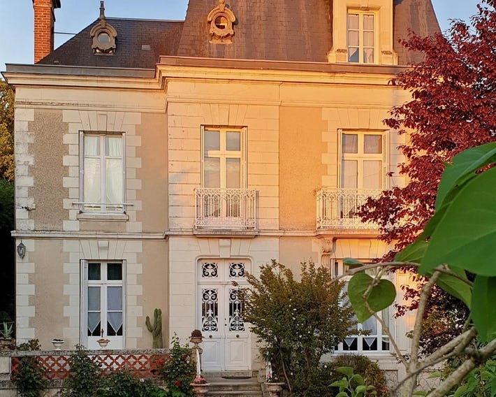 LA MAISON LEONARD