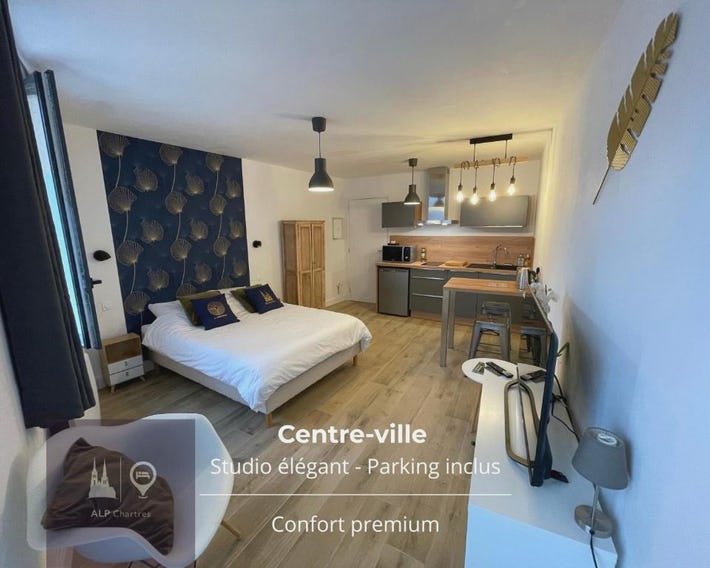 Studio central, parking, lit Queen size par ALP Chartres