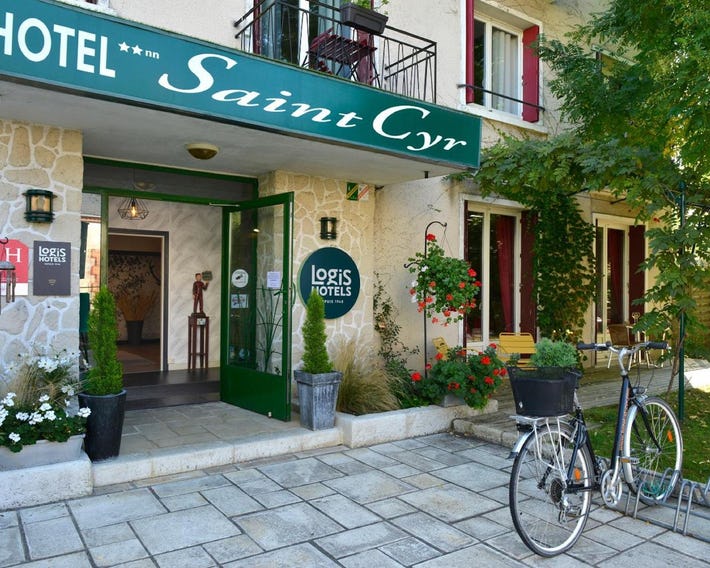 Logis Hôtel Saint Cyr