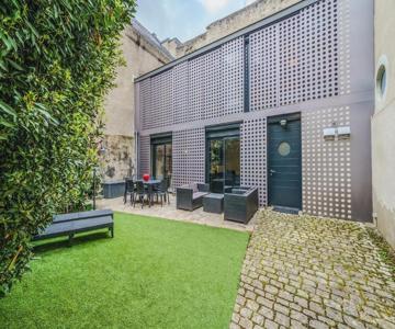 Maison d'architecte centre Tours jardin, climatisation, parking 5 p