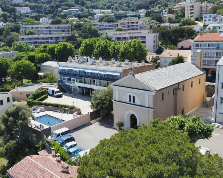 Hotel Cyrnea