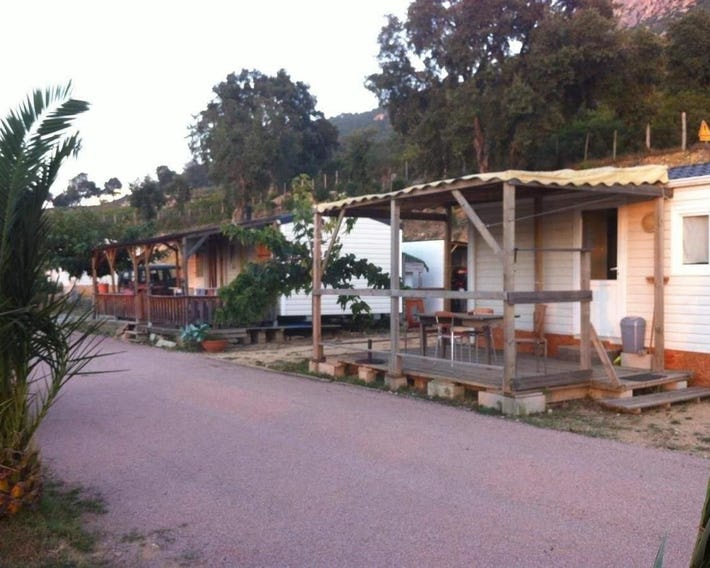 Mobile Home A Saliva