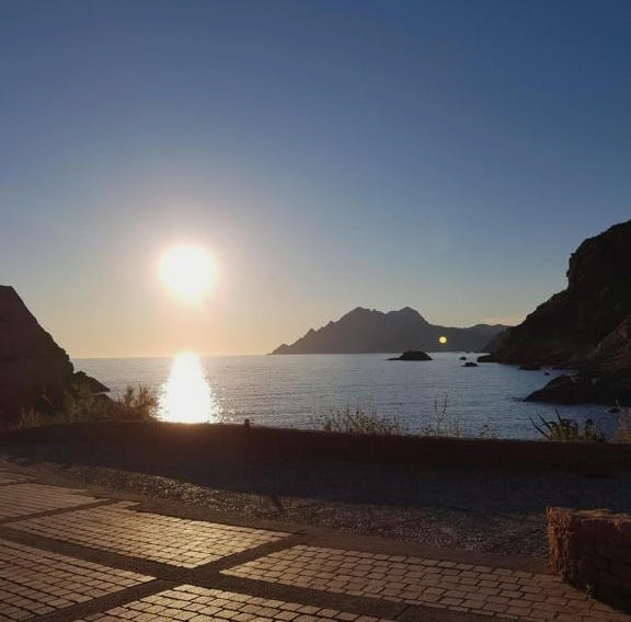 Le monte rosso
