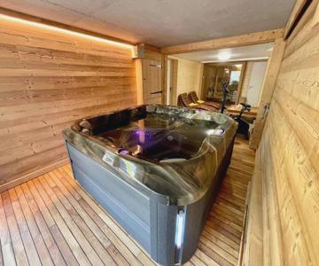 Chalet Kelly, au centre ville avec Jacuzzi