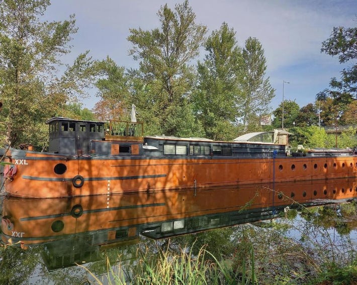 Appartement atypique indépendant sur péniche