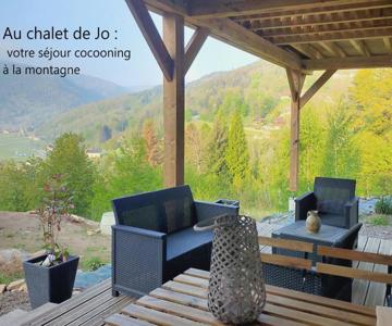 Au chalet de JO avec accès à l'espace piscine et jacuzzi