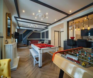 Duplex Jeanne d'Arc Billard Baby en option Escape Game Logements Insolites