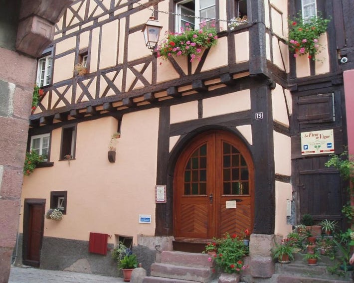 An apartment in a 17th century wine grower s house