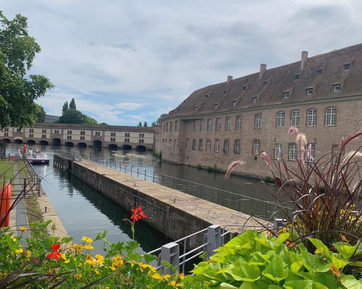 ENA 3 pièces neuf entre centre et gare