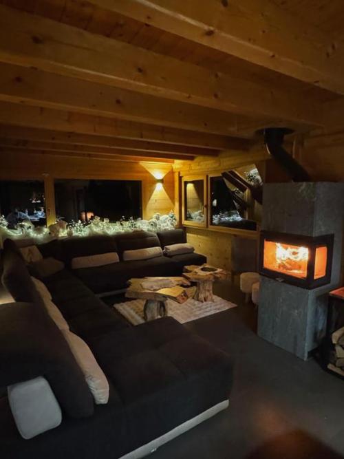 Nouveau Chalet M.META 12 pers sauna,jacuzzi,billard