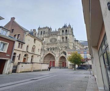 90m Cathédrale - Plein centre- 2ch - 4 couchages - 6 personnes