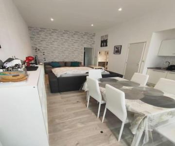 Grand volume calme centre-ville Tan1