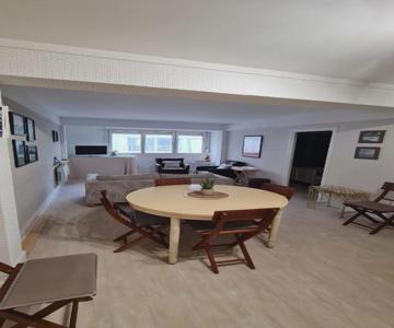 Bel appartement plein centre à 200 M de la plage