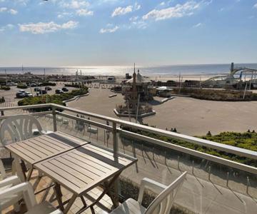 T2 Cabine Traversant Vue Front De Mer Le Touquet Paris-plage
