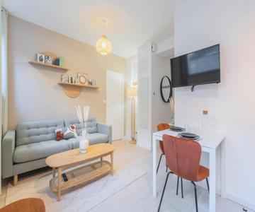 Renovated 1 bedroom apartment