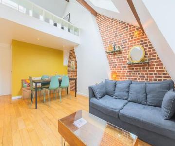 Charming Bright Flat In Vieux Lille.