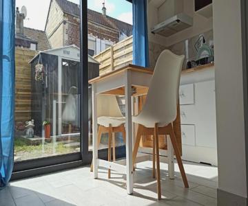 Maisonnette Entière Et Privée, 600m De La Gare