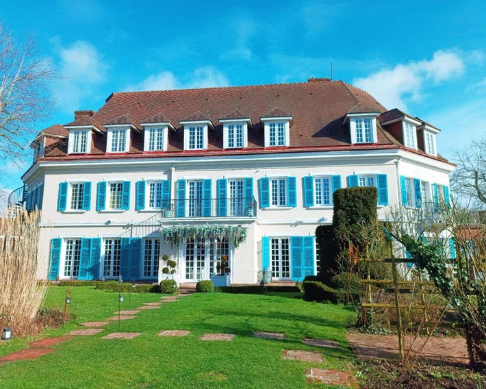 Chateau De Montreuil