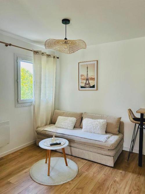 Studio cosy EASY CHECK-IN Disney 10 min Parking Wifi rapide